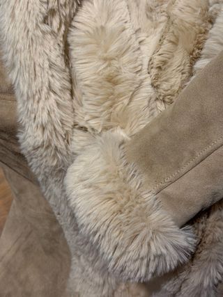 Abrigo largo de sheepskin y pelo sintetsingle muy