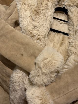 Abrigo largo de sheepskin y pelo sintetsingle muy