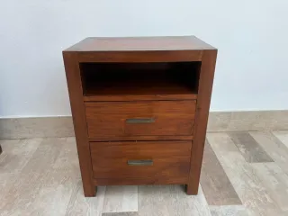 Mesita de salón de madera