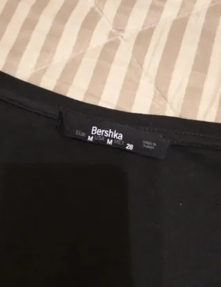 Camiseta Bershka Negra Talla M