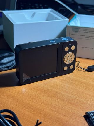 Cámara Digital 4K 64MP Zoom 18X Compacta SIN USAR