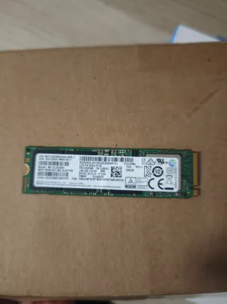 SSD NVMe Samsung 256GB MZ-VLB2560