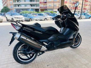Yamaha TMAX Maxi Scooter Negra