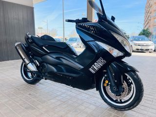 Yamaha TMAX Maxi Scooter Negra