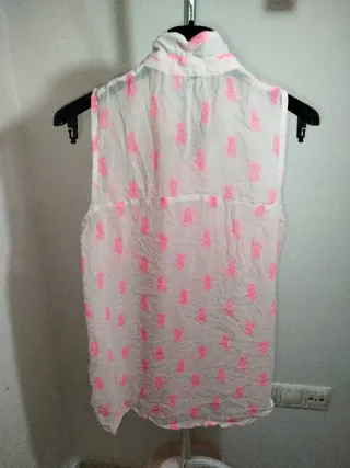 Camisa sin mangas estampado piña