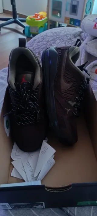 Zapatillas Nike Marrones y Negras