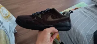 Zapatillas Nike Marrones y Negras