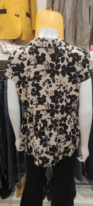 Blusa peplum con estampado floral