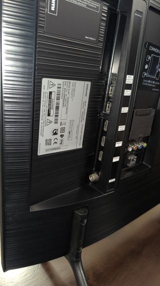 TV Samsung SMART 43" 4K (CON PEQUEÑA TARA)