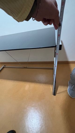 Secretária de vidro preto com metal