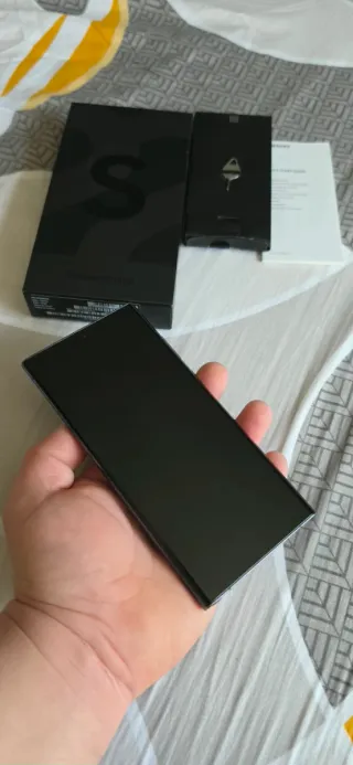 Samsung S22 Ultra Caja y Accesorios