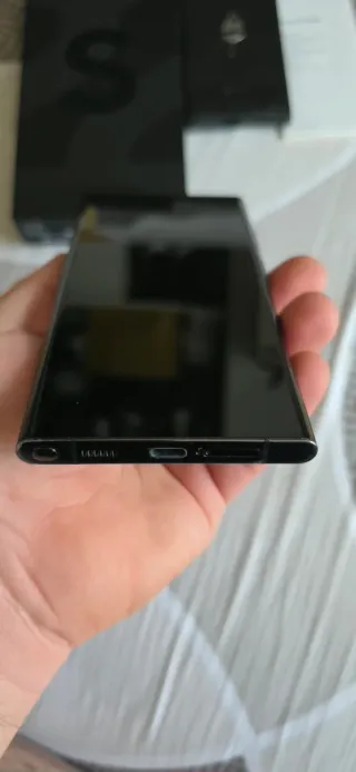 Samsung S22 Ultra Caja y Accesorios