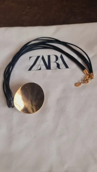 Collar cordón negro colgante dorado