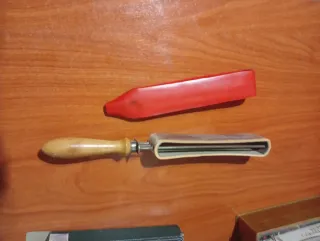 Affilatore vintage in pelle nappa per rasoi