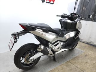 HONDA FORZA 750 2022 3683 kms.