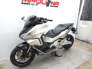 HONDA FORZA 750 2022 3683 kms.