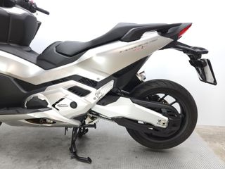 HONDA FORZA 750 2022 3683 kms.