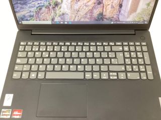 pc portatil lenovo 82kd