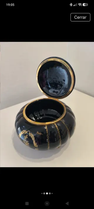 Bombonera Italiana Porcelana Negra y Dorada