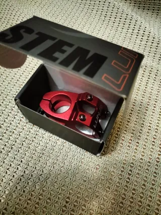 Potencia Manillar Bicicleta/Patinete Roja LUNJE