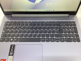 pc portatil lenovo 82xq