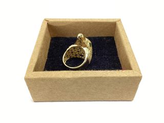 sello oro 18k con piedra