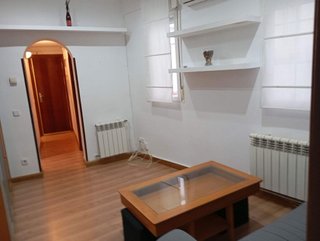 Piso en venta en Numancia en Madrid