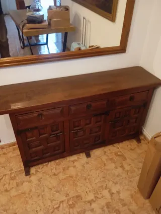 Lampada da soffitto in legno intagliato