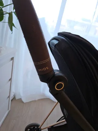 Cybex Mios 3 Negro Chasis Rose Gold