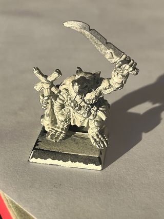 Skaven Metal Guerrero Fantasy Cuchillo y vara