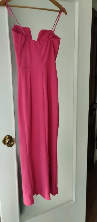Vestido fiesta fucsia, escote pico
