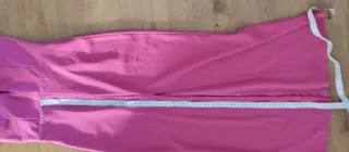 Vestido fiesta fucsia, escote pico