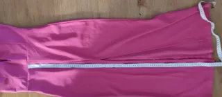 Vestido fiesta fucsia, escote pico