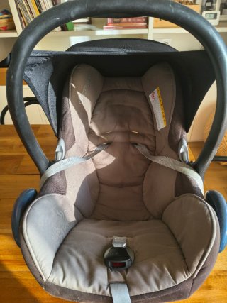 Maxi-Cosi con base para coche