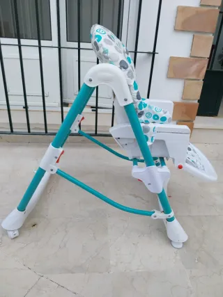Trona infantil sin bandeja con estampado de carita