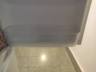 Cajón botellero frigorífico Indesit