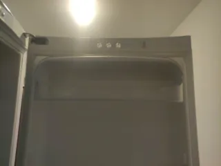 Cajón botellero frigorífico Indesit