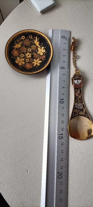 2 antiguas piezas Damasquinadas