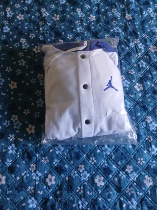 Chándal Hombre Azul y Blanco. Bordado