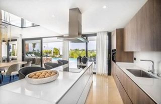 Chalet en alquiler en Los Naranjos - Las Brisas en Marbella