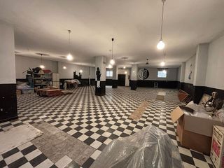 Local comercial en venta en Este en Castellón de la Plana