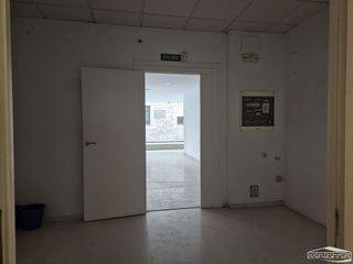 Local comercial en alquiler en Lucena