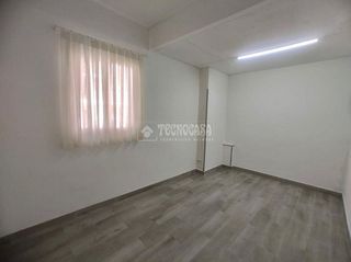 Local comercial en alquiler en Parque Roma - Coronas en San Fernando de Henares