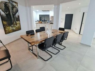 Chalet en alquiler en Elviria en Marbella