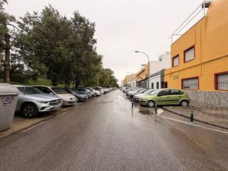 Local comercial en alquiler en León en Sevilla