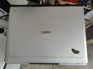 Portátil ASUS Z9200U AMD Sempron 3000+