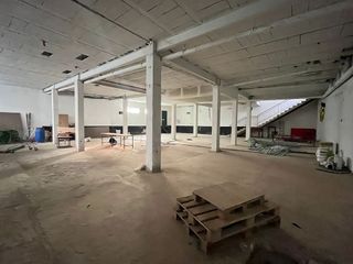 Local comercial en alquiler en Montserrat - Parque Empresarial en San Fernando de Henares