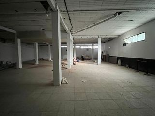 Local comercial en alquiler en Montserrat - Parque Empresarial en San Fernando de Henares