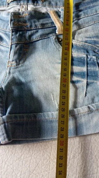 Shorts vaqueros Stradivarius Talla 36