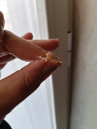 Anello oro regolabile con conchiglia